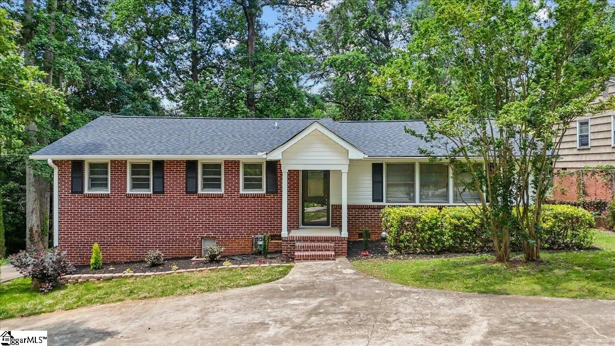 Sherwood Forest, Greenville Community