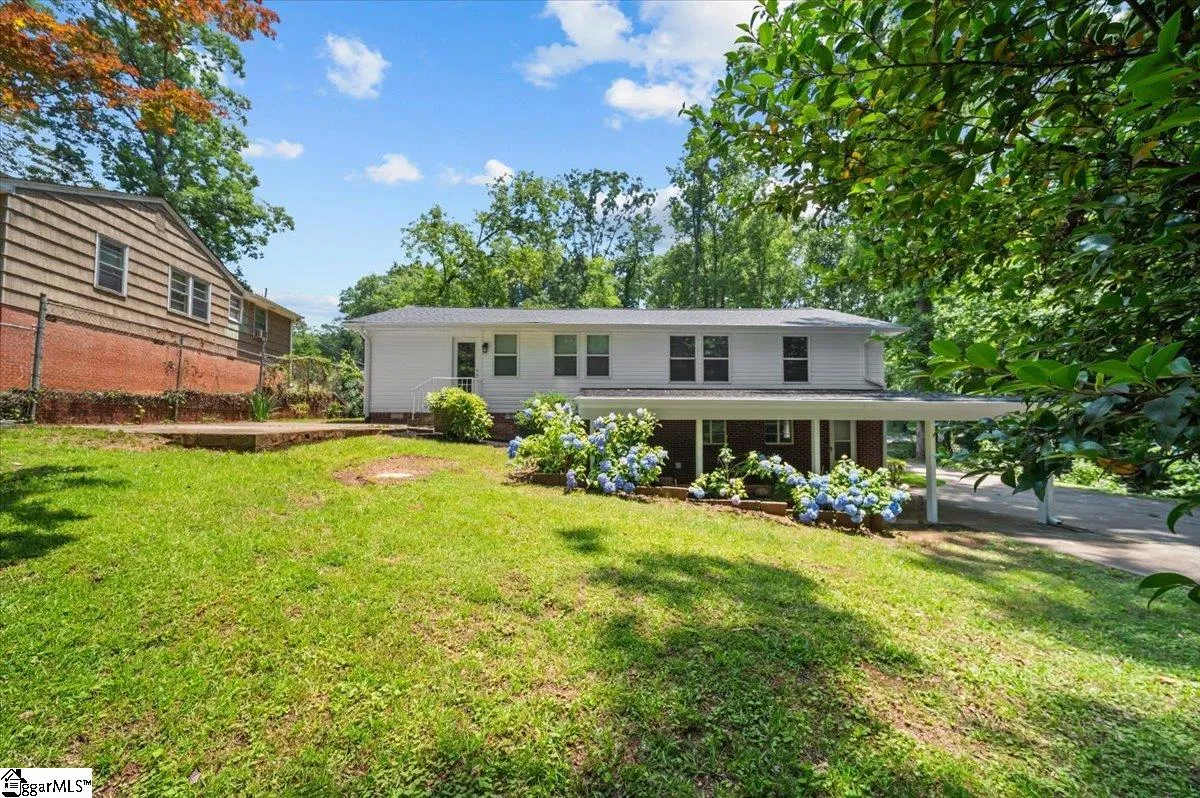 Property image 2 at 304 Robin Hood Road, Greenville, SC 29607