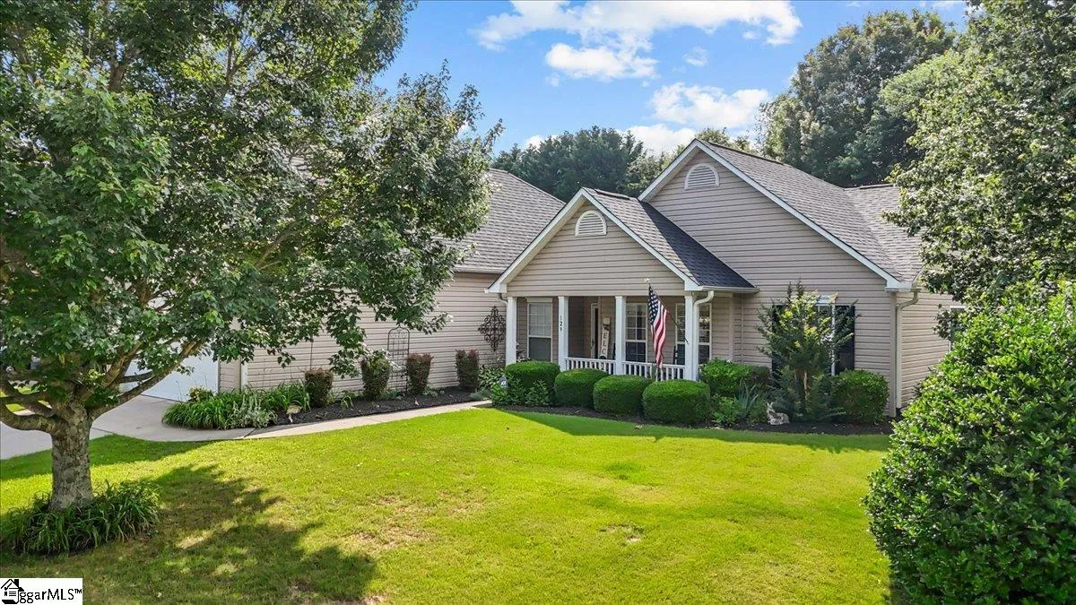 Property image 4 at 129 Worcester Lane, Easley, SC 29642-3045