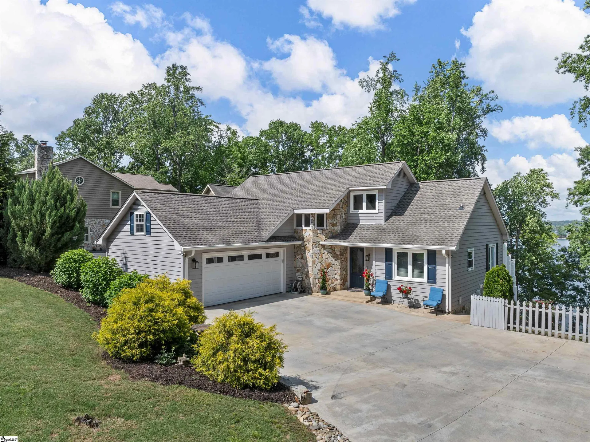 702 Lakewinds Boulevard