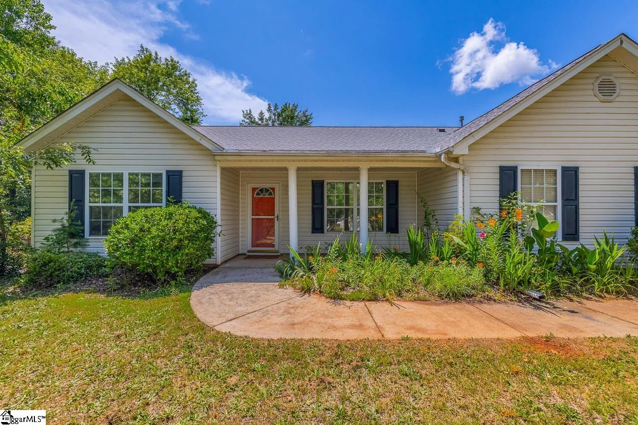 Property image 2 at 1 Winsome Drive, Taylors, SC 29687