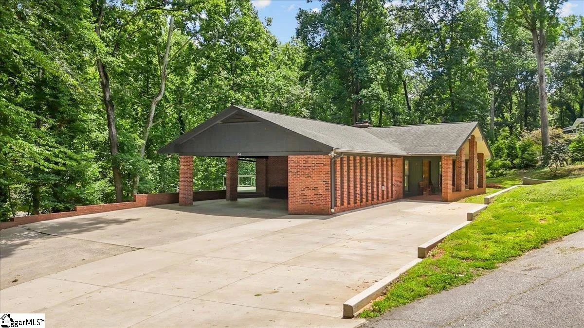 Property image 3 at 106 E Lewis Road, Clemson, SC 29631