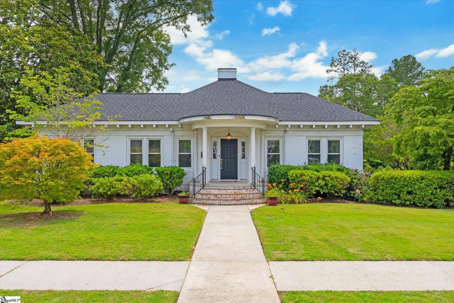 209 W Walnut Street