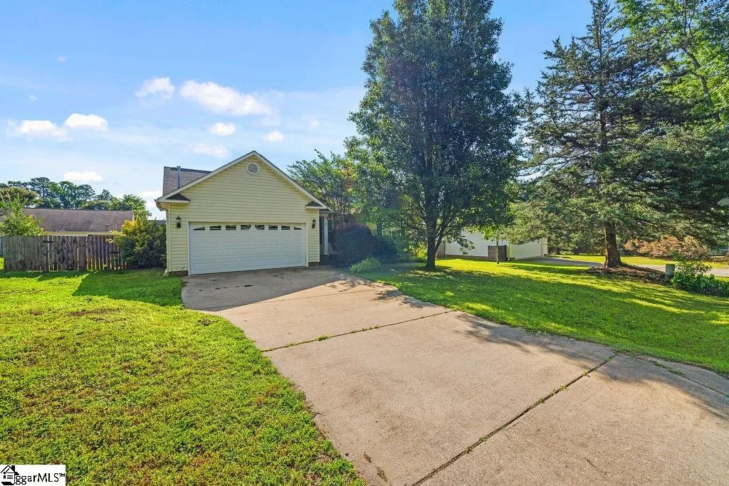 Property image 2 at 353 Old John Dodd Road, Boiling Springs, SC 29316