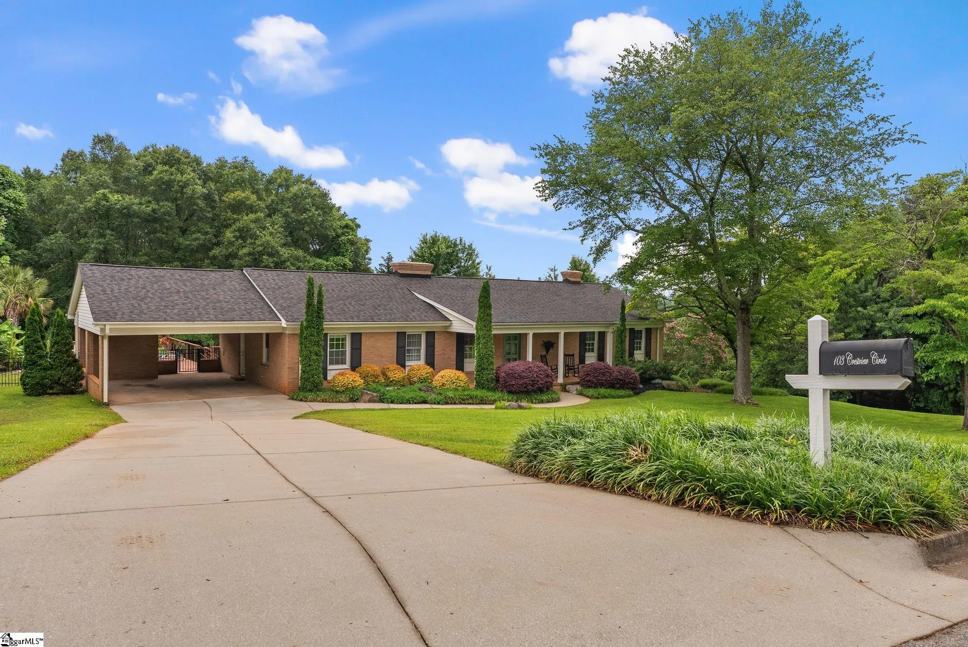 103 Crestview Circle