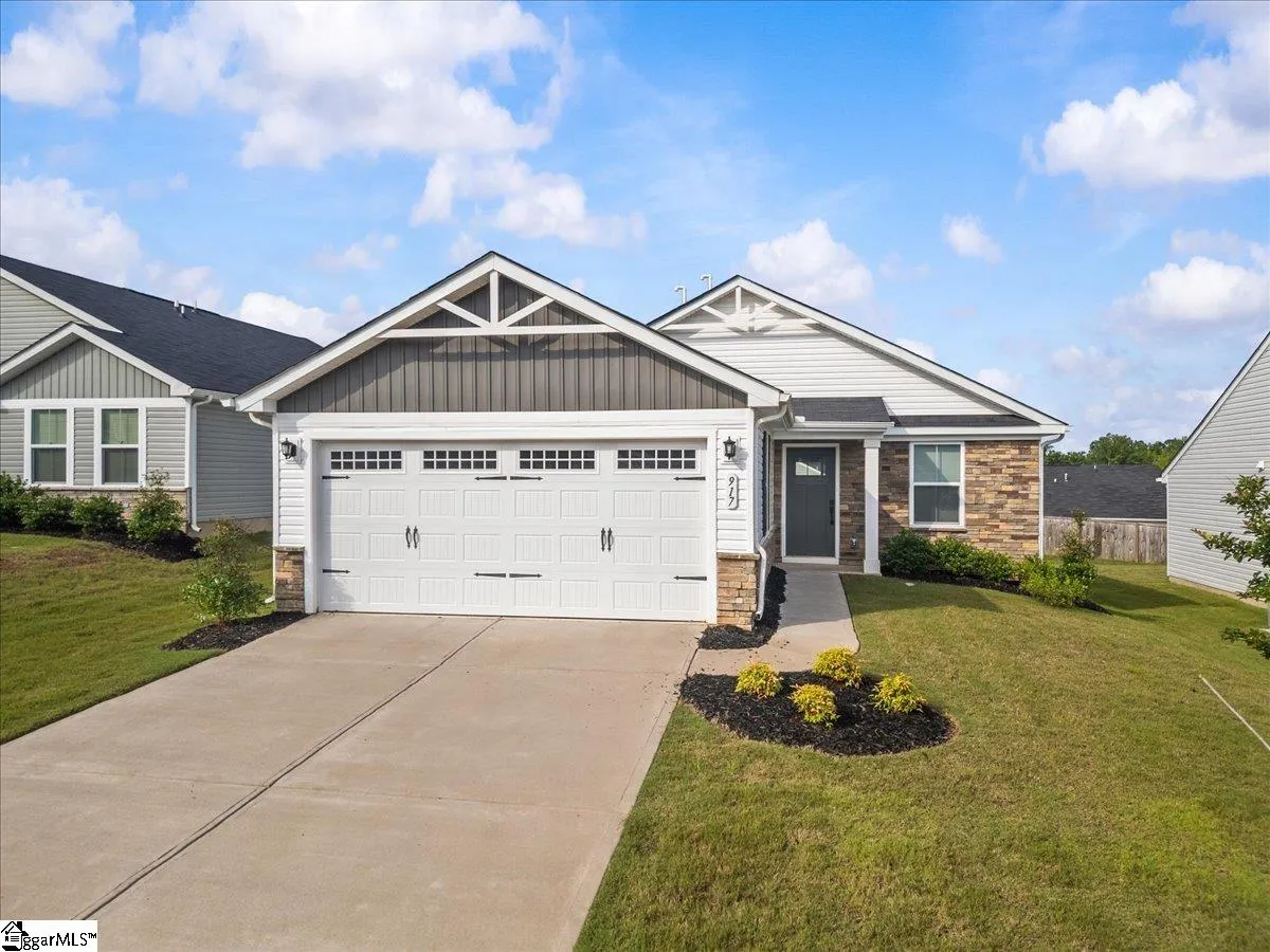 Property image 2 at 917 Blue Willow Court, Spartanburg, SC 29302