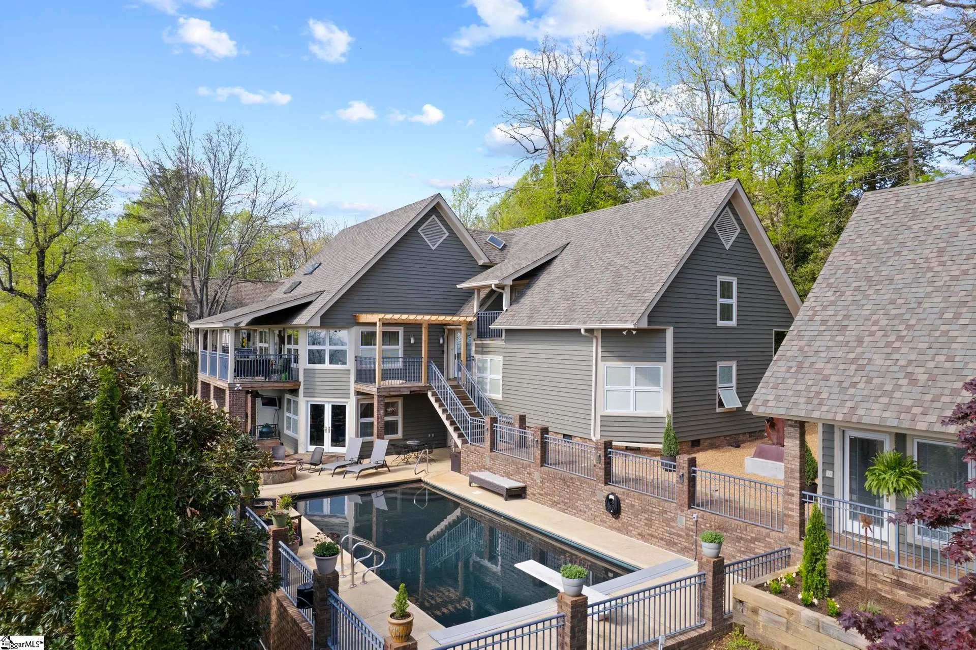 Property image 3 at 902 Altamont Road, Greenville, SC 29609