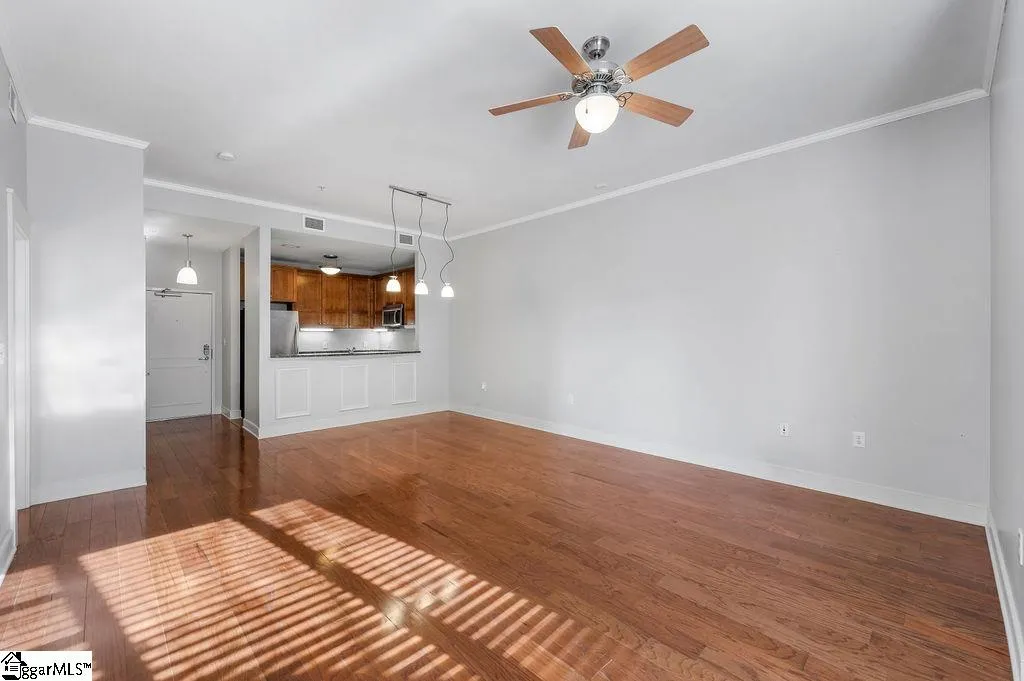 Property image 4 at 155 Riverplace, Greenville, SC 29601