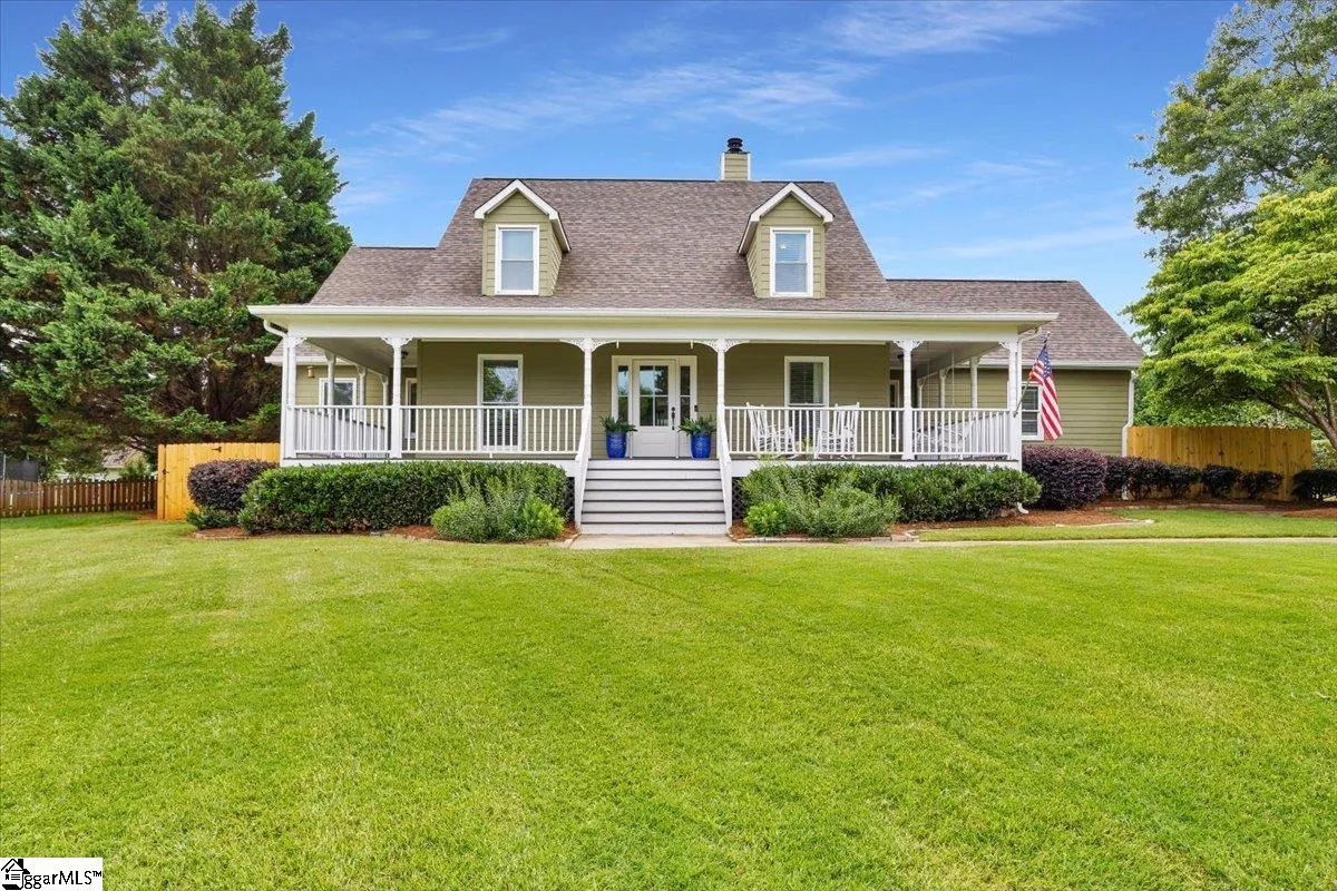 Roper Mountain Plantation, Greenville Community