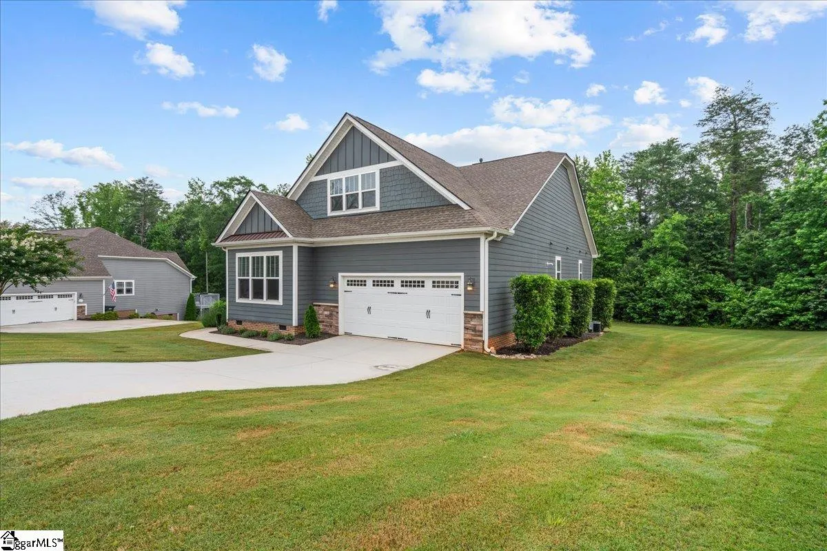 Property image 3 at 210 Grayson Drive, Travelers Rest, SC 29690