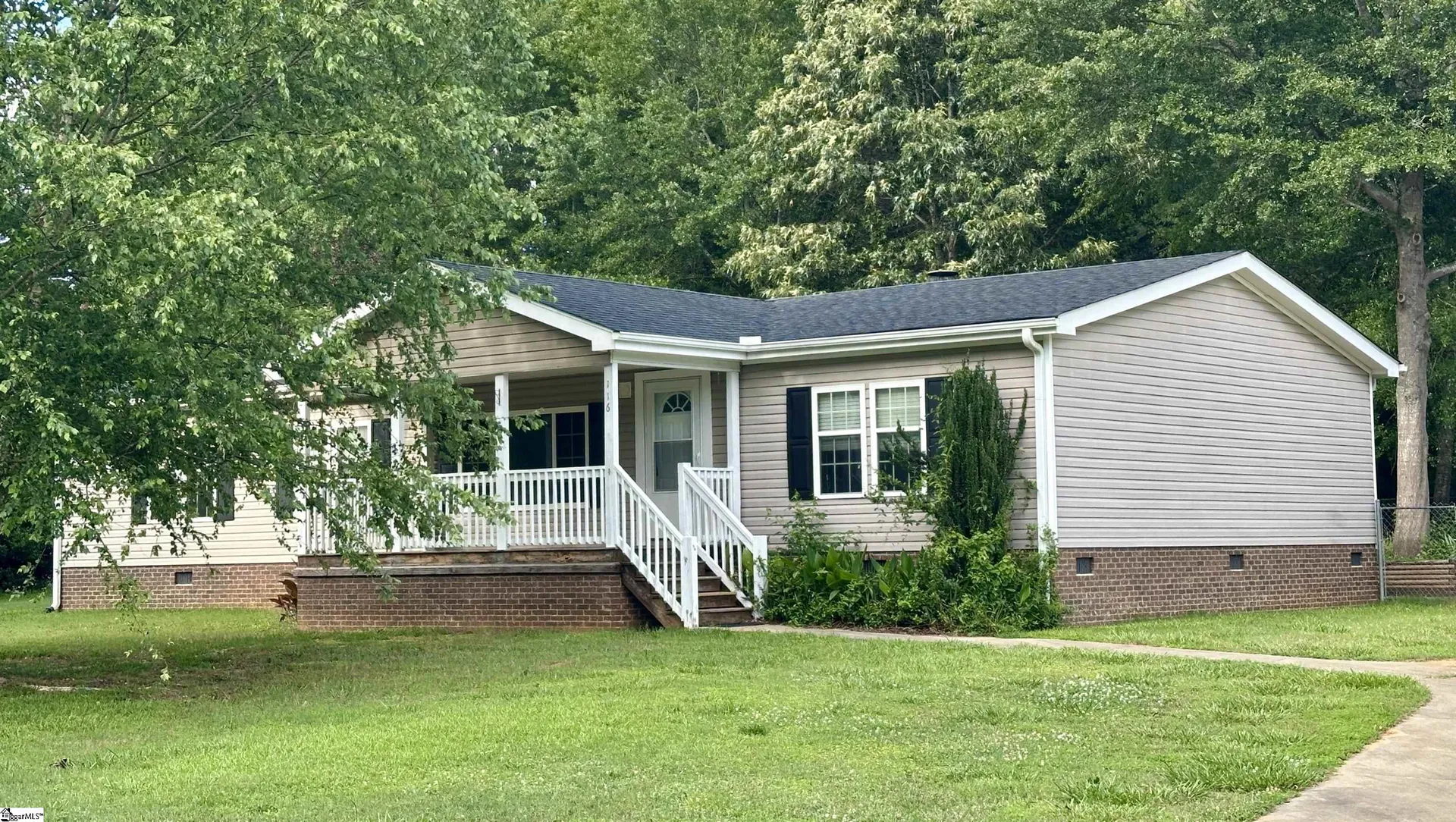 116 Lakeside Drive
