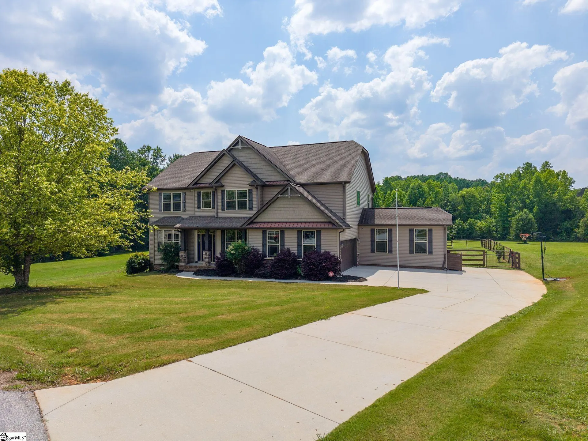Property image 3 at 26 Fancy Lane, Travelers Rest, SC 29690
