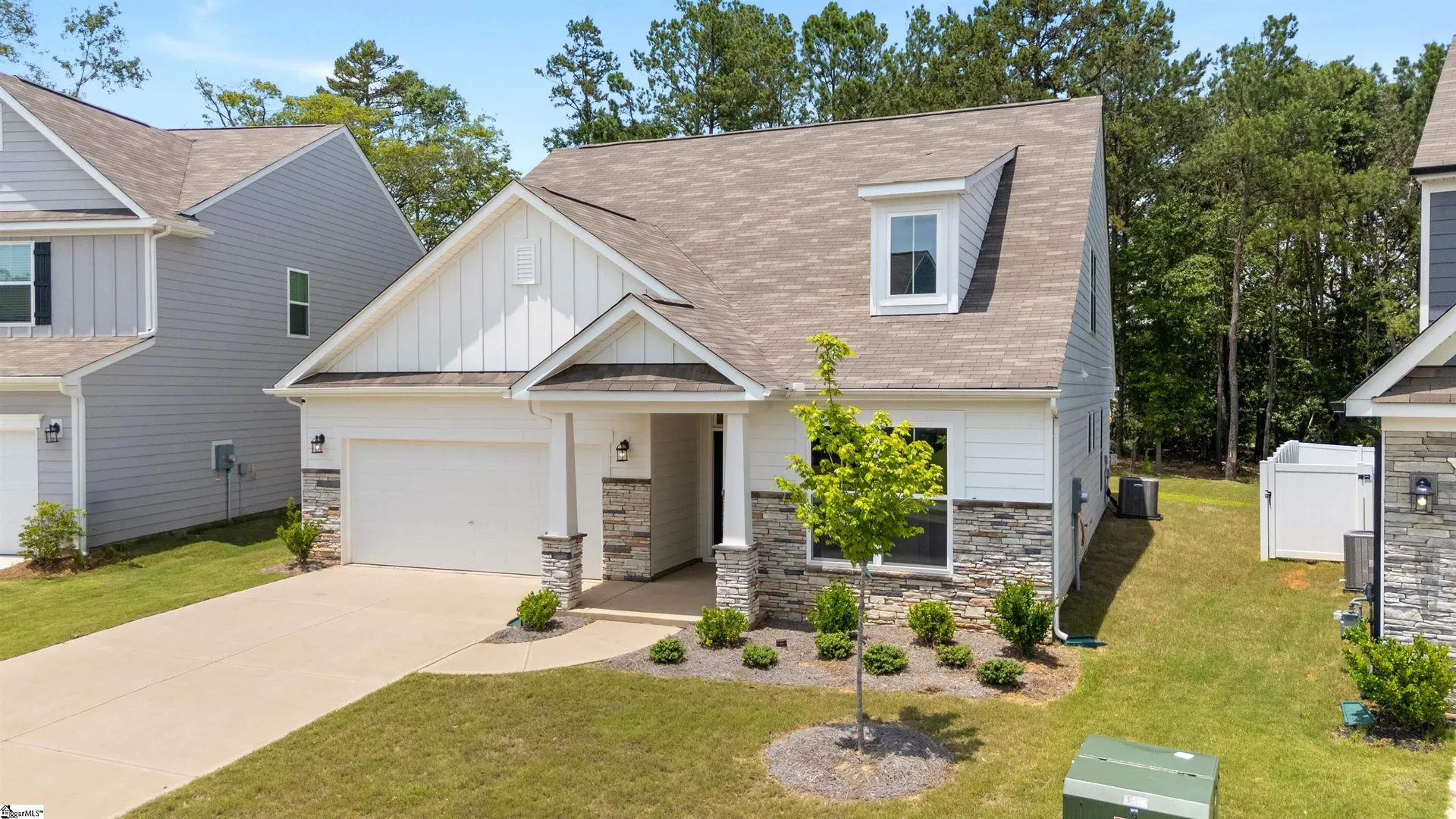 Property image 2 at 624 Columbus Circle, Simpsonville, SC 29680