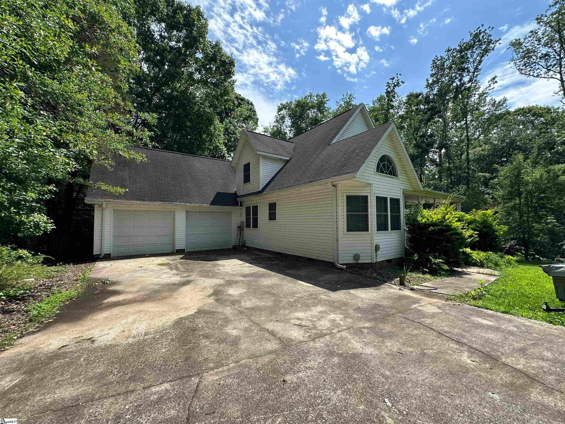 Property image 3 at 693 Grandwood Boulevard, Gray Court, SC 29645