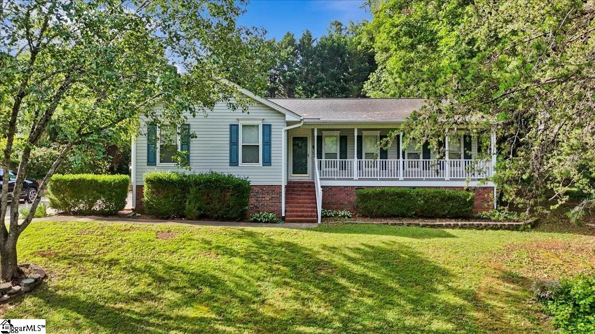 121 Chesterfield Court
