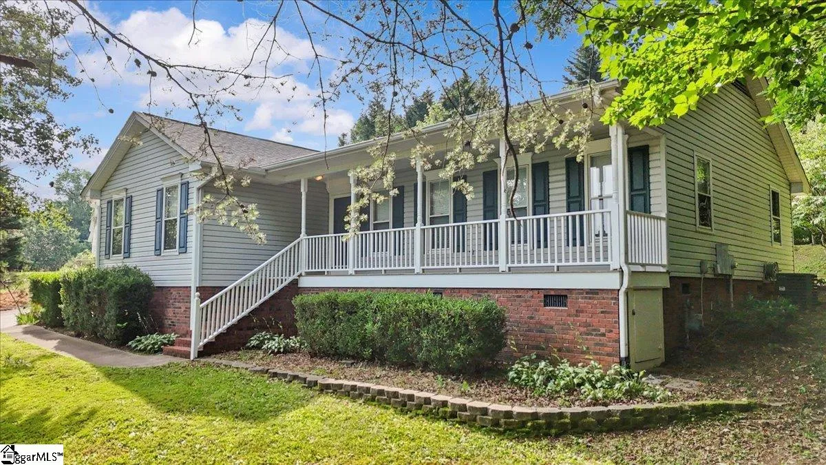 Property image 3 at 121 Chesterfield Court, Easley, SC 29640