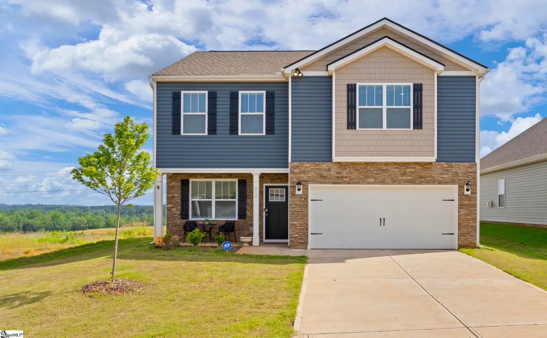 Property image 2 at 220 Emerald Creek Avenue, Greer, SC 29651
