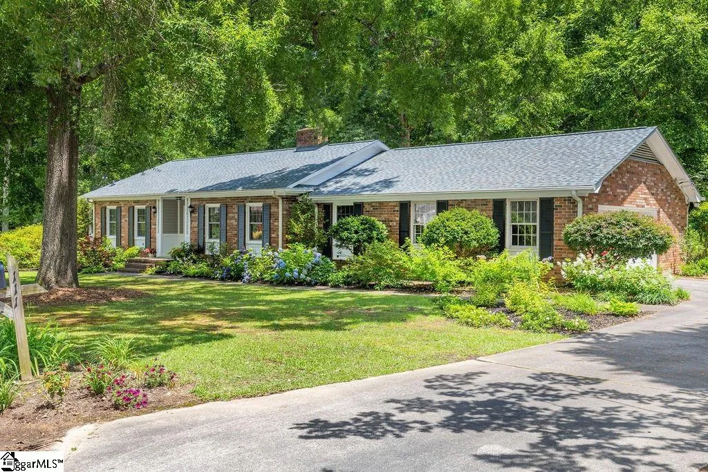 Property image 2 at 111 Bonwood Avenue, Simpsonville, SC 29681