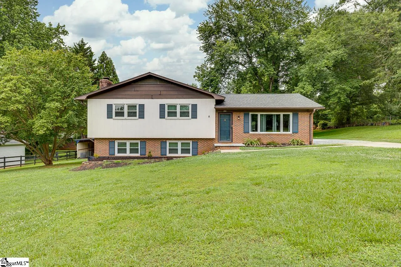 211 Hillandale Road