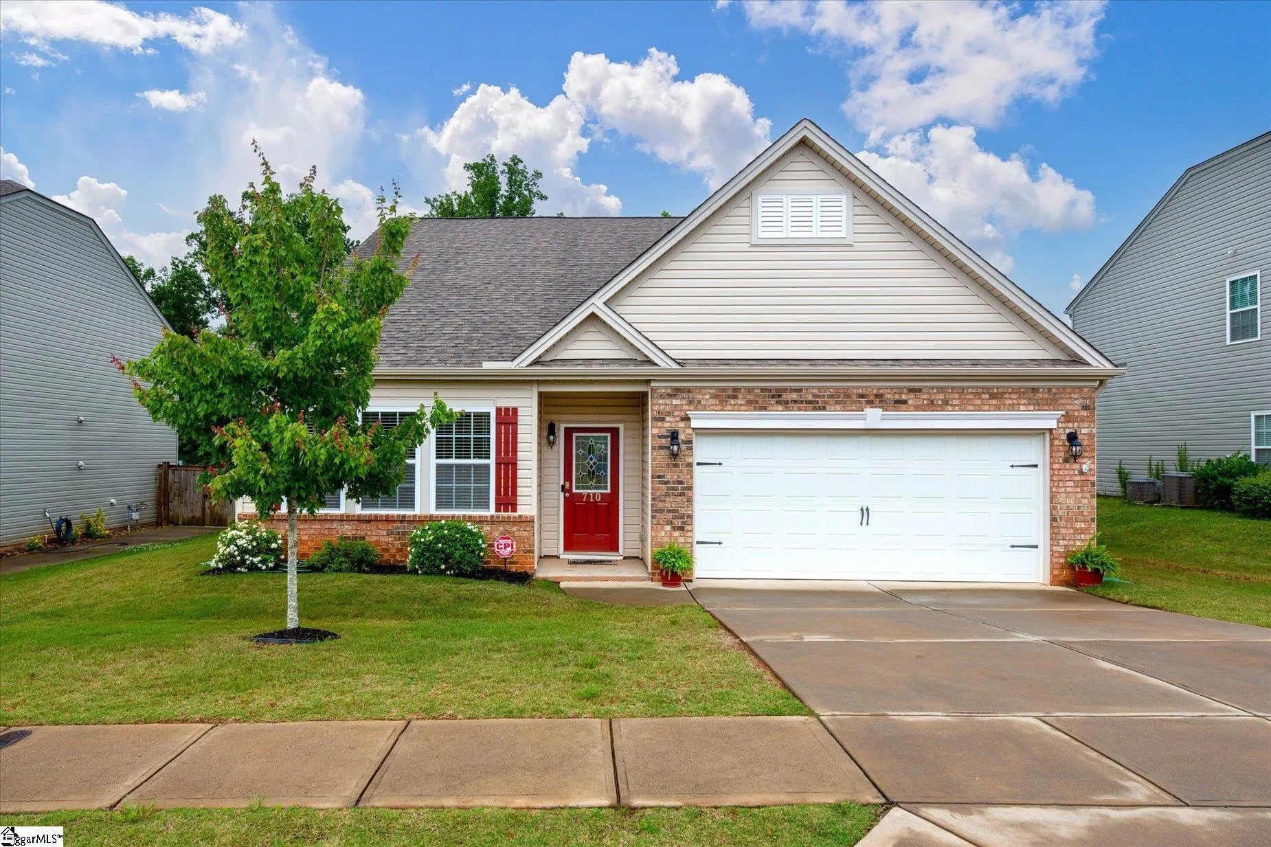Highland Hills, Lyman Community