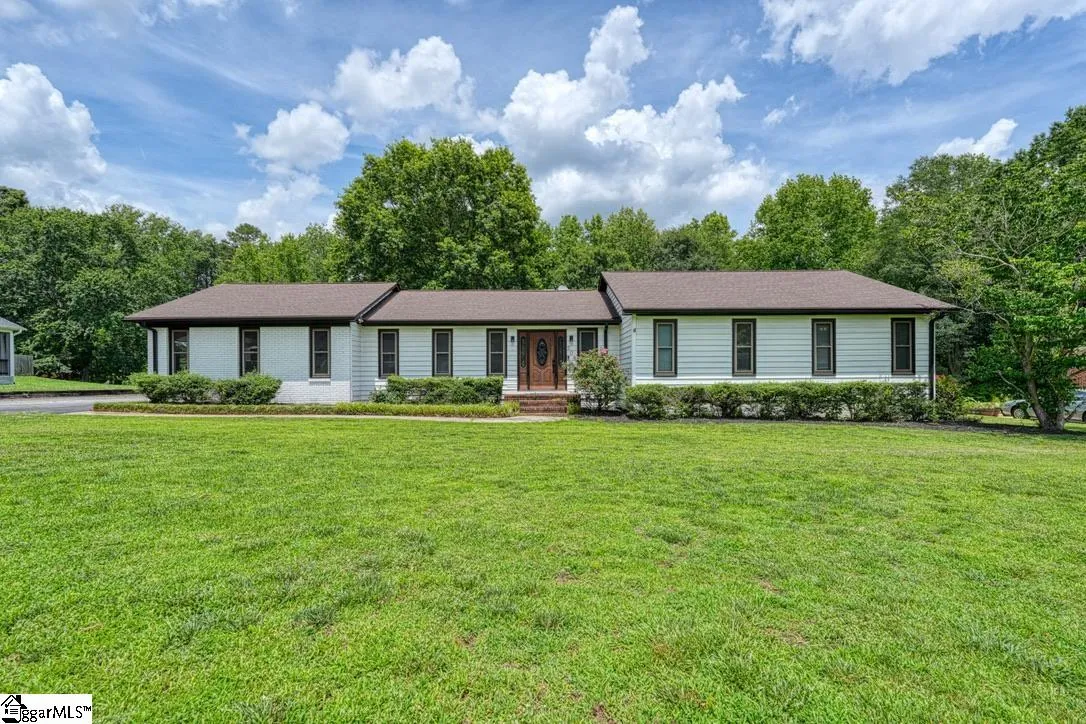Chestnut Lake, Inman Community