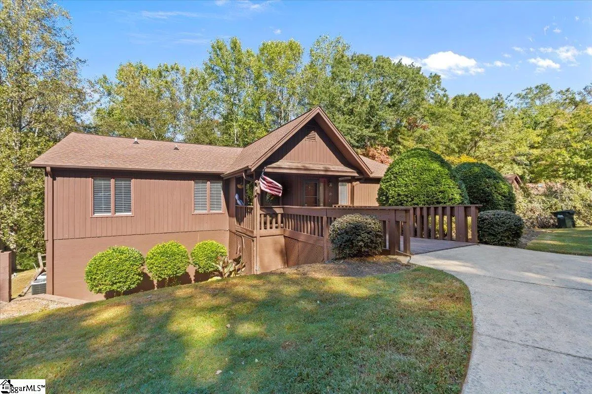 Property image 2 at 20 Creekside Way, Greenville, SC 29609