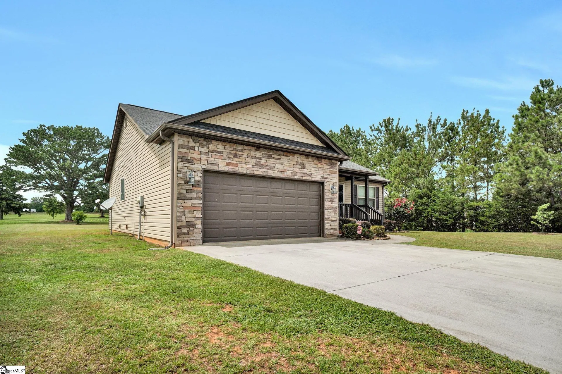 Property image 2 at 102 Tea Leaf Court, Anderson, SC 29626