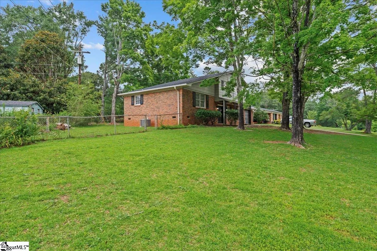 Property image 4 at 4391 Conrad Drive, Spartanburg, SC 29301