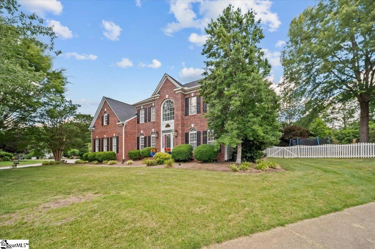 Property image 2 at 2 Willow Oak Court, Simpsonville, SC 29681
