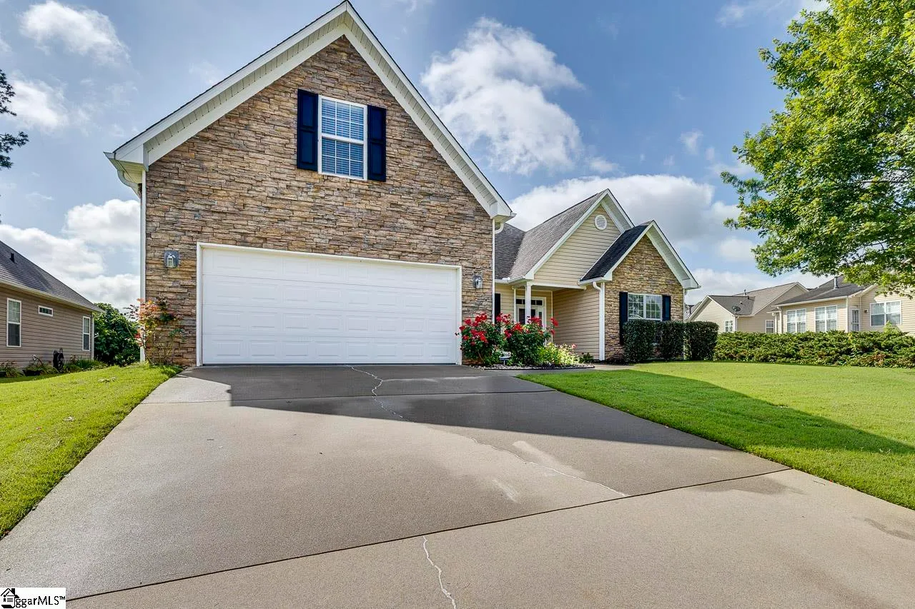 Property image 3 at 4 Hanging Moss Lane, Greenville, SC 29615