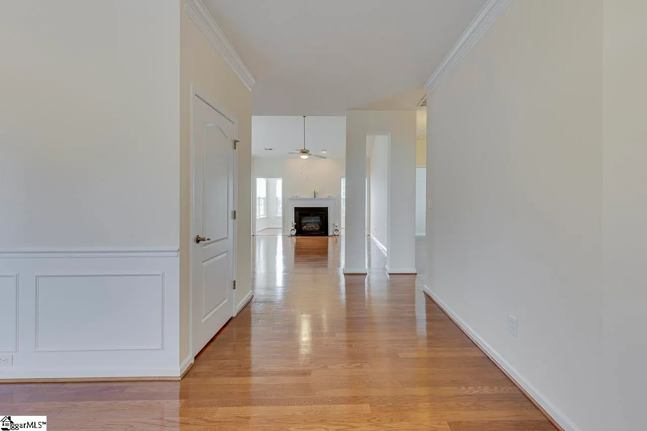 Property image 5 at 4 Hanging Moss Lane, Greenville, SC 29615