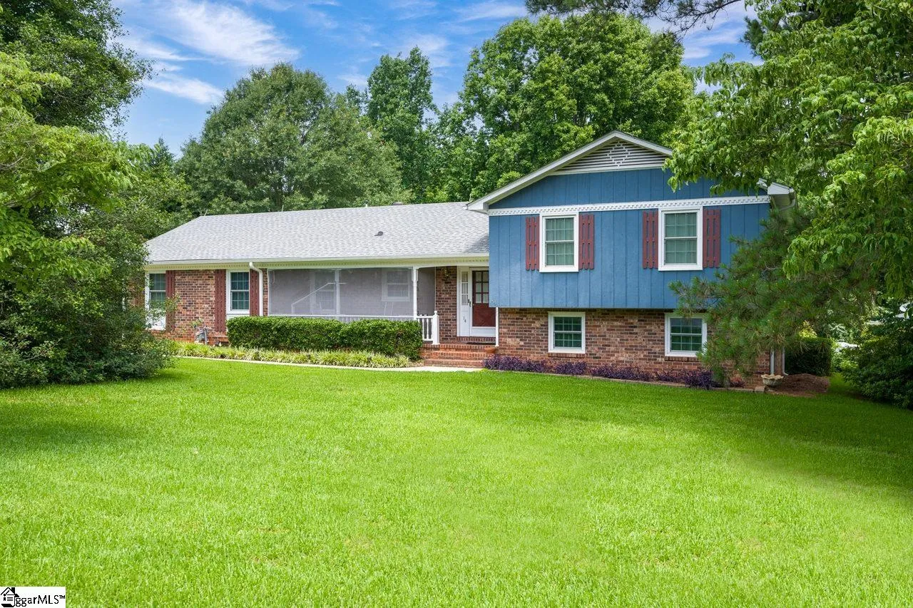 Property image 2 at 14 Rollingreen Road, Greer, SC 29651