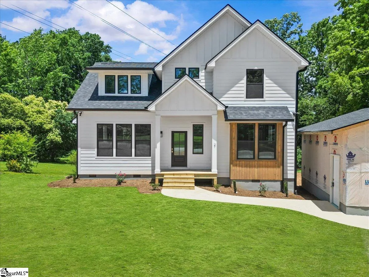 Hollyton, Greenville Community