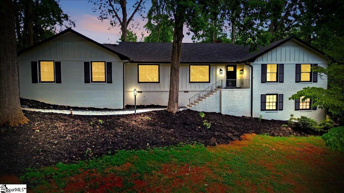 Property image 2 at 203 Rosebay Drive, Greenville, SC 29615