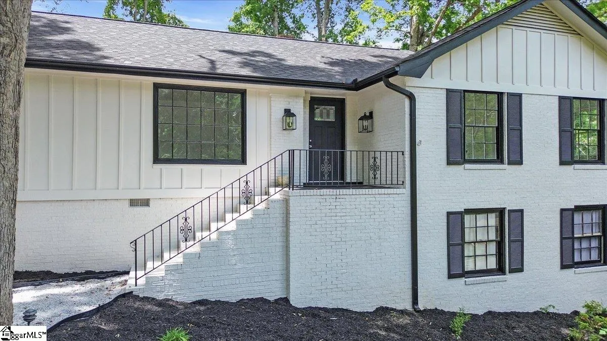 Property image 3 at 203 Rosebay Drive, Greenville, SC 29615