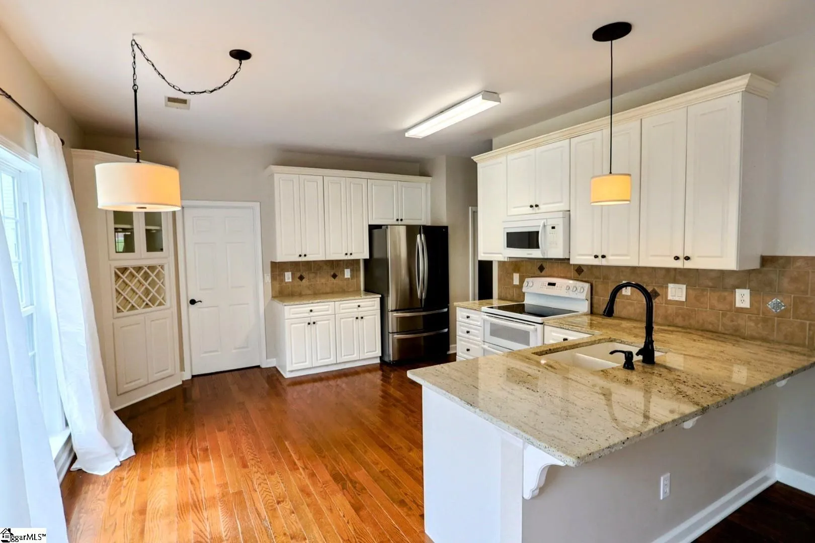 Property image 5 at 11 Hickory Hollow Court, Greenville, SC 29607