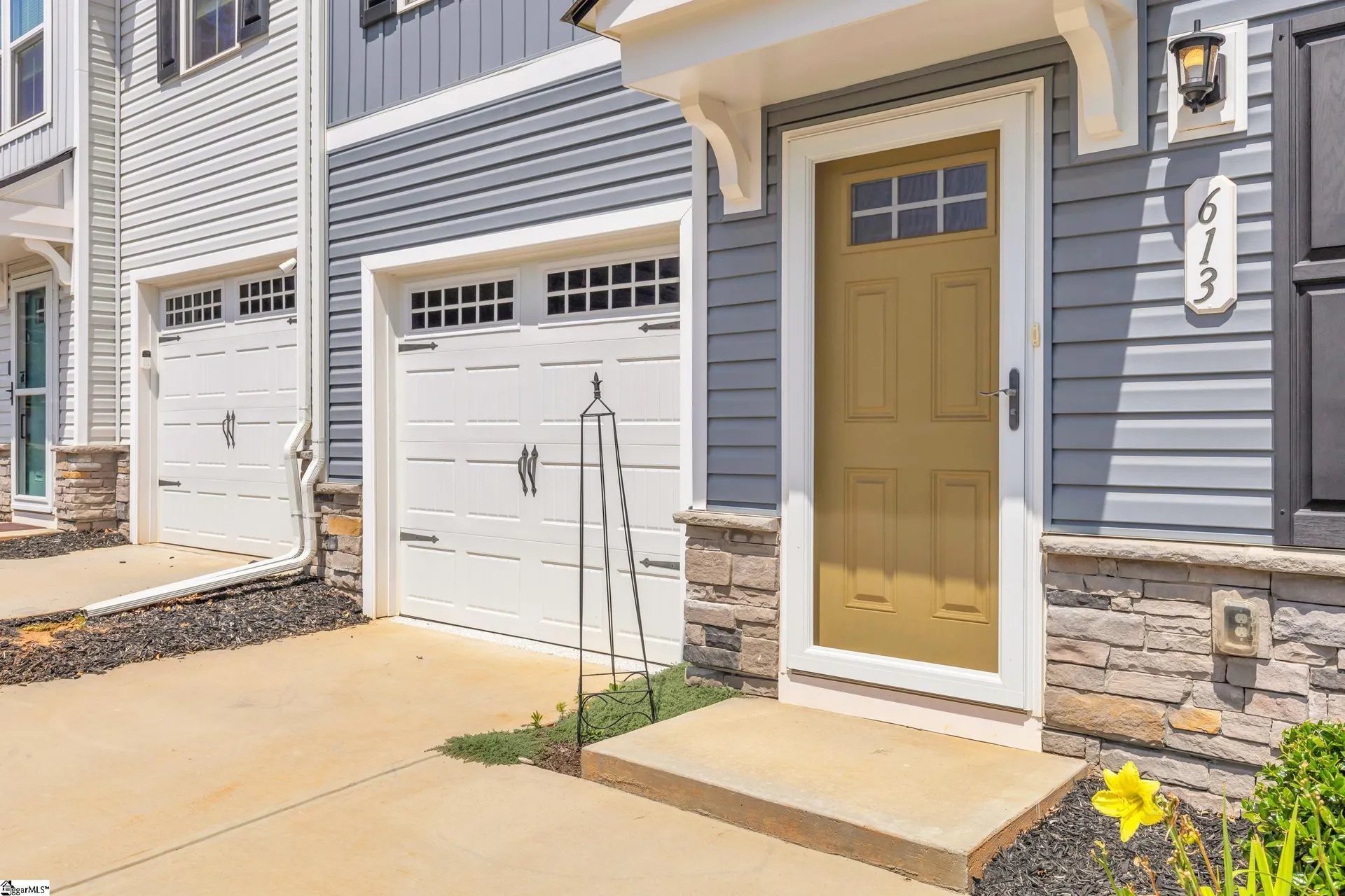 Property image 2 at 613 Cresslyn Court, Greenville, SC 29617