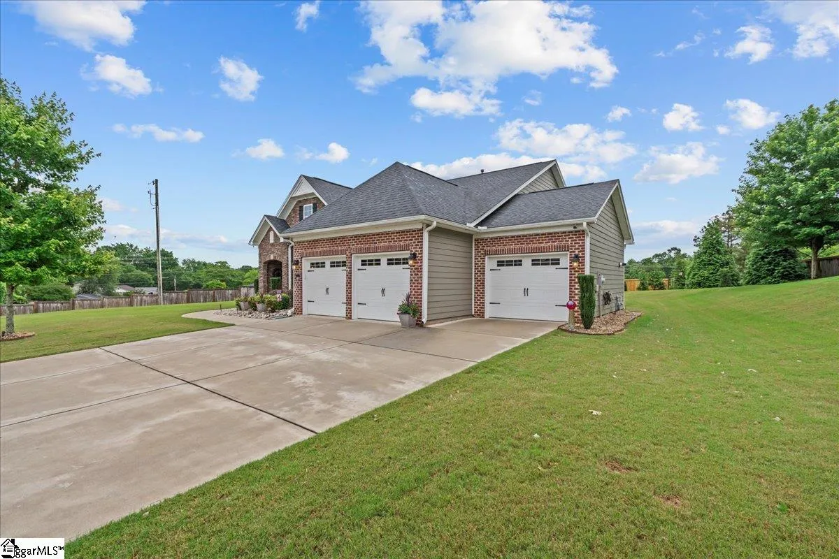 Property image 3 at 228 Holstein Court, Fountain Inn, SC 29644