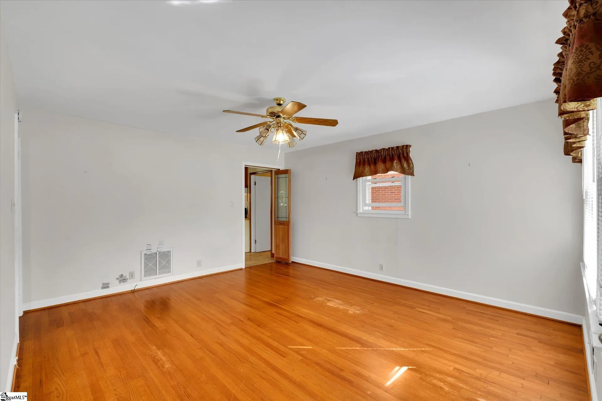 Property image 5 at 110 Cherrylane Drive, Greenville, SC 29617-2515