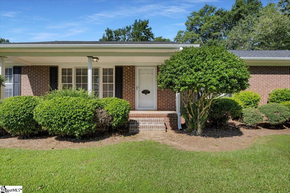 Property image 4 at 302 Portsmouth Drive, Greenville, SC 29617