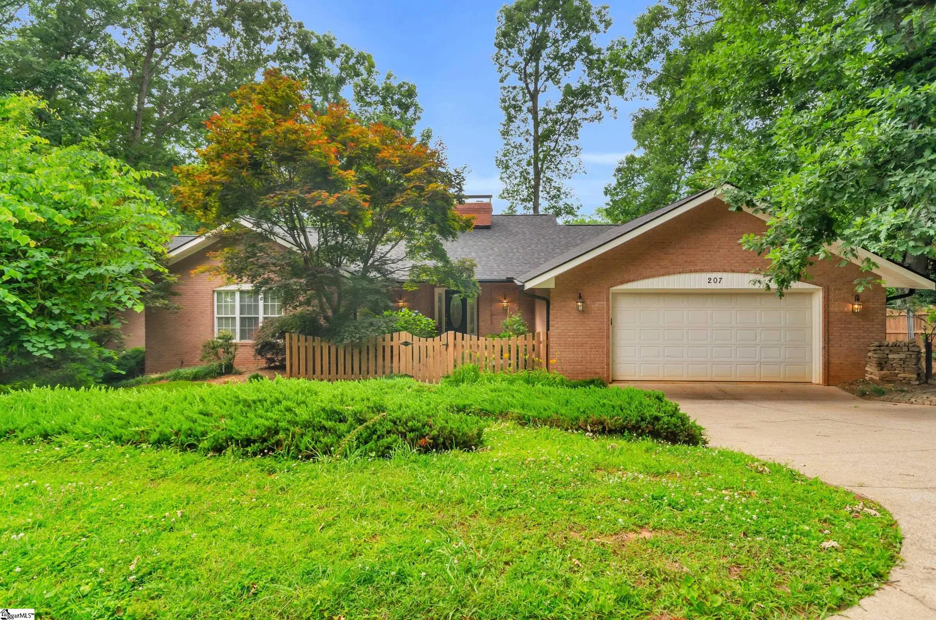 Stone Lake Heights, Greenville Community