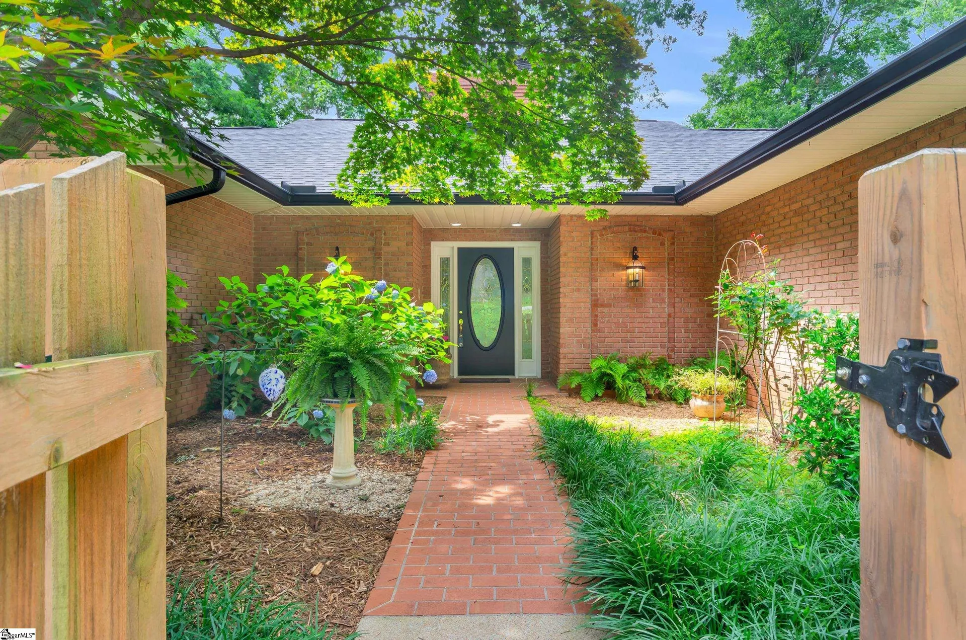 Property image 2 at 207 Ashford Avenue, Greenville, SC 29609