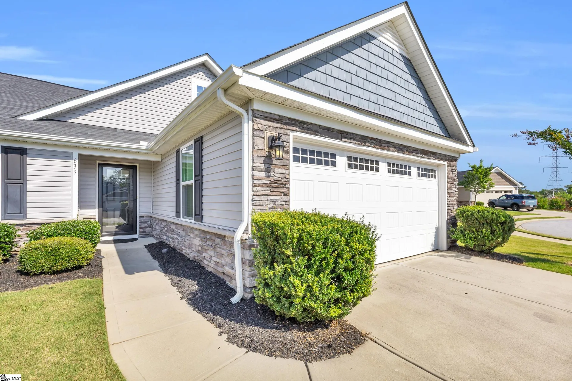 Property image 2 at 639 Lynndale Court, Greenville, SC 29617