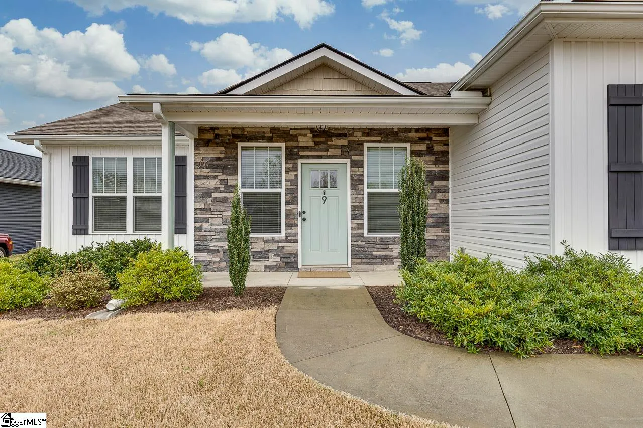 Property image 3 at 9 Judge Looper Court, Travelers Rest, SC 29690