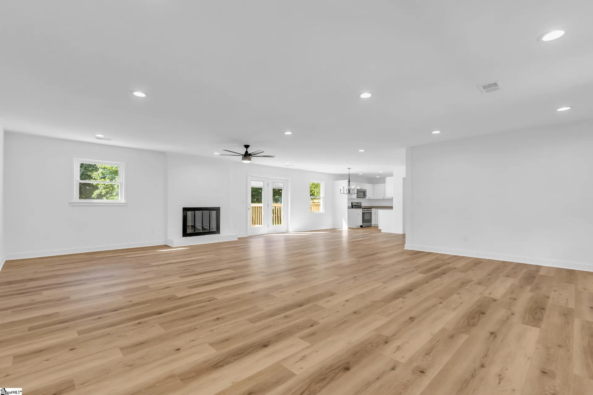 Property image 4 at 2 Melbourne Lane, Greenville, SC 29615