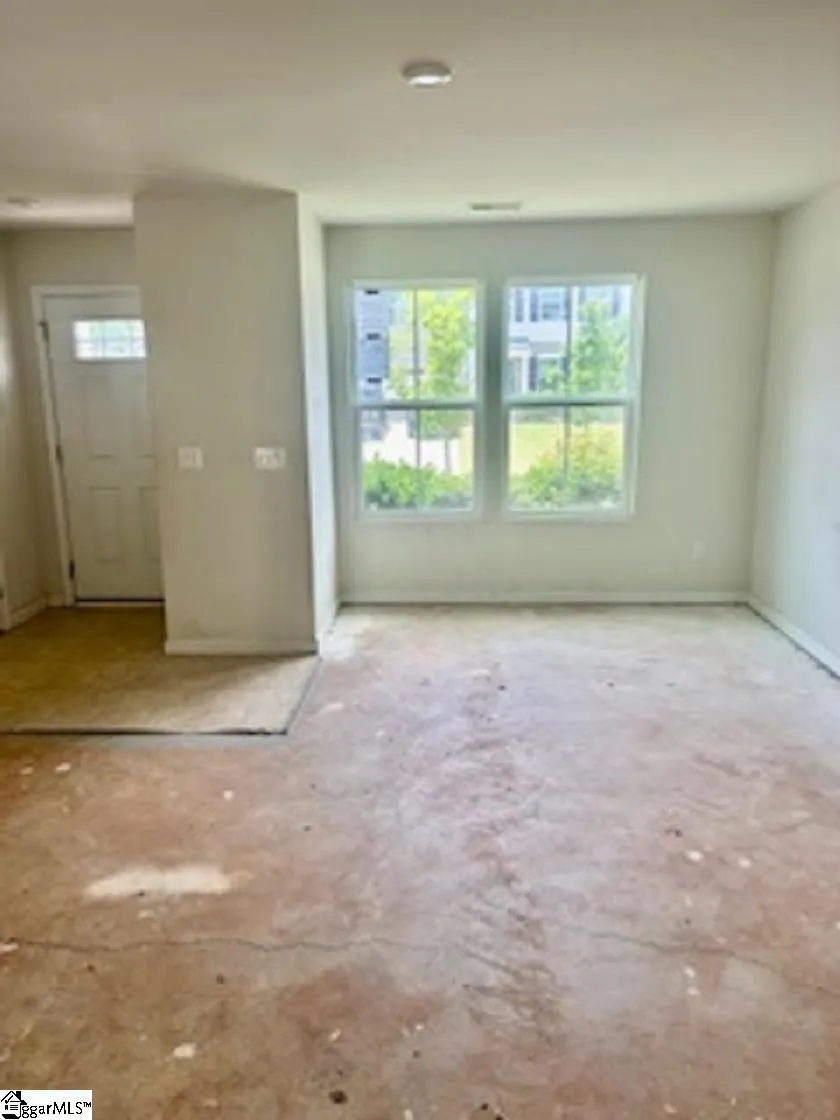 Property image 3 at 130 Castlebrook Drive, Greenville, SC 29605