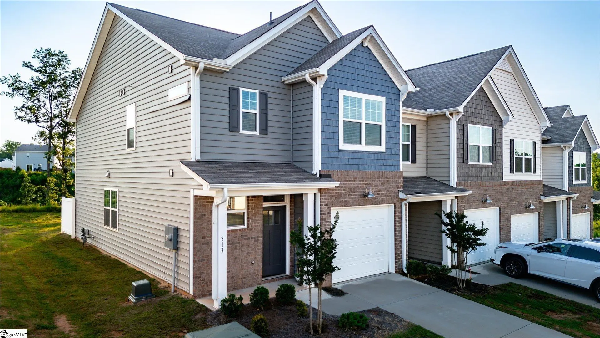 313 E Compass Way