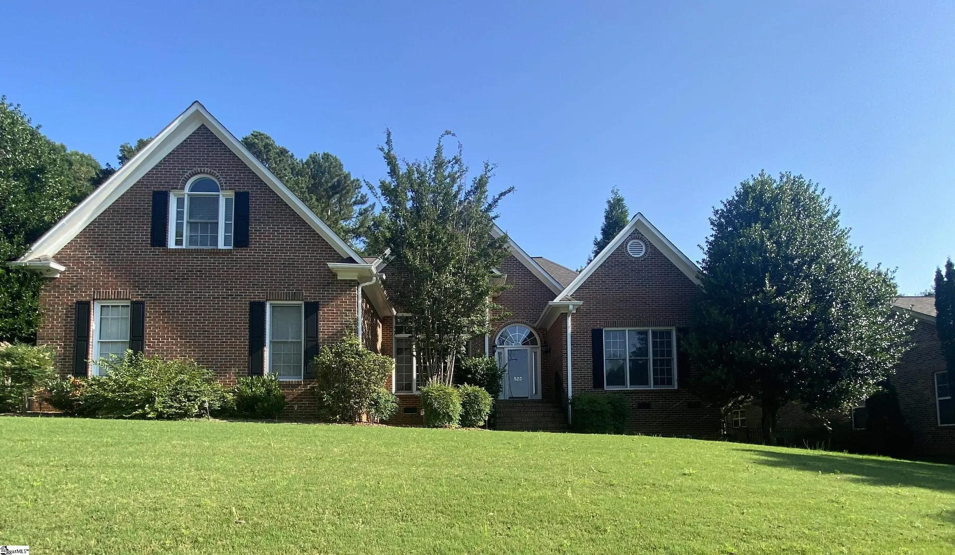 Roper Mountain Estates, Greenville Community