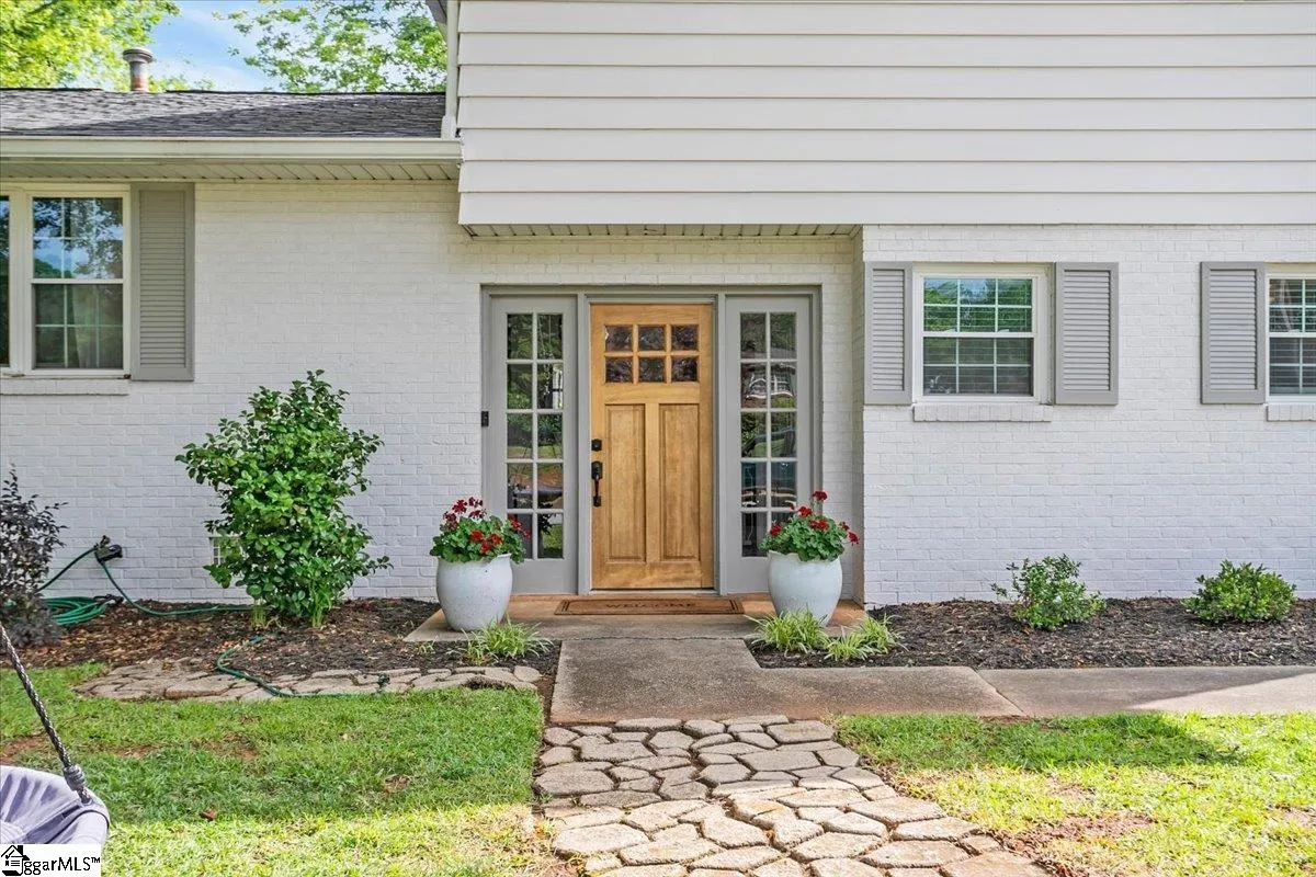 Property image 3 at 7 Richwood Drive, Greenville, SC 29607