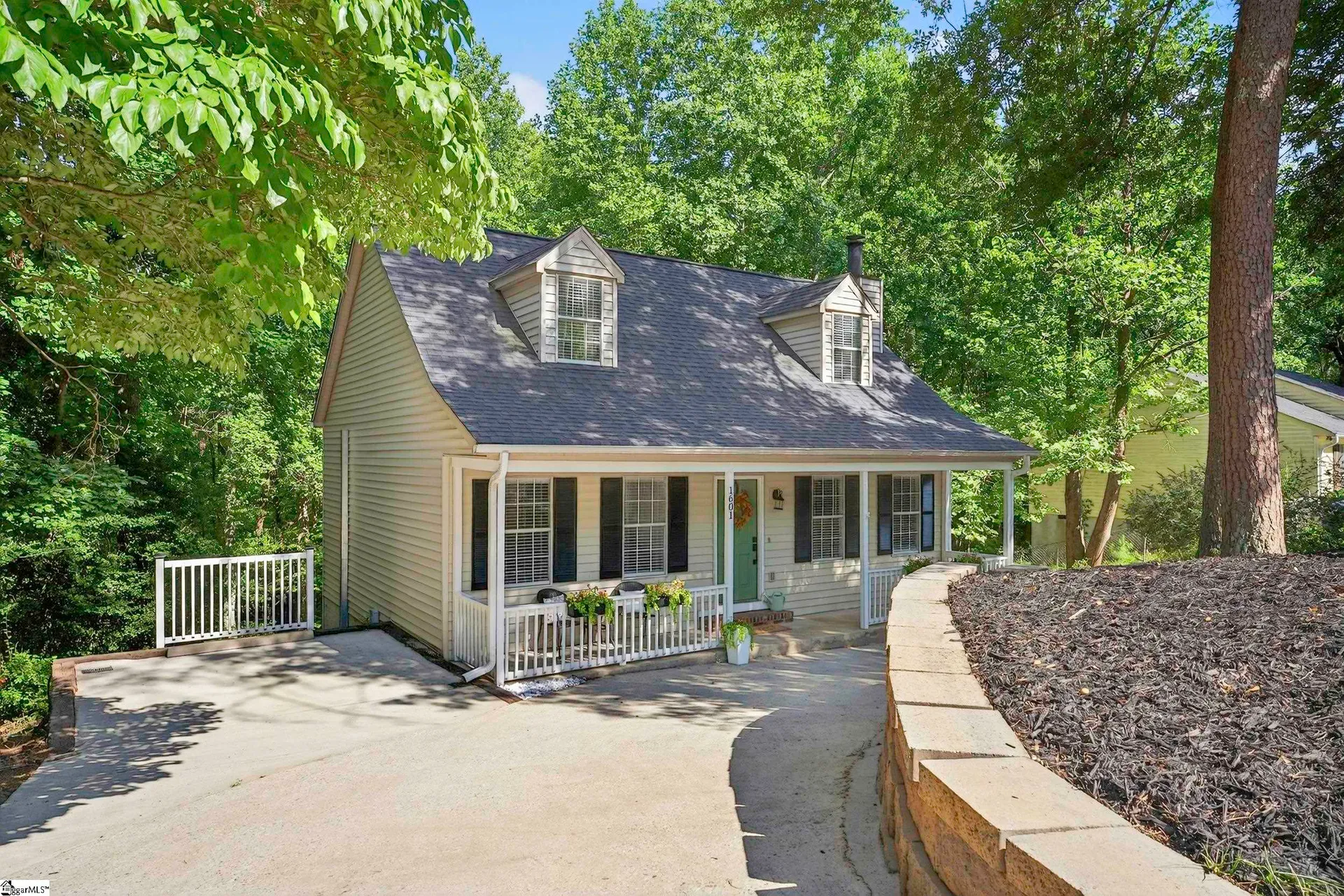 Peppertree, Taylors Community